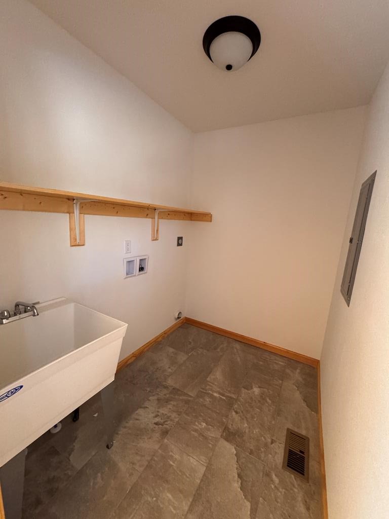 428722 Murphy Residential