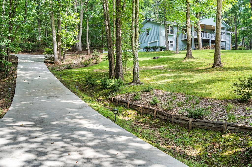 428726 Young Harris Residential