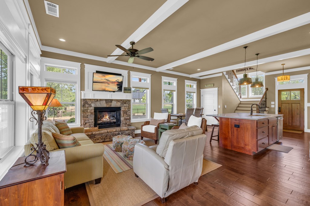 428732 Hayesville Residential