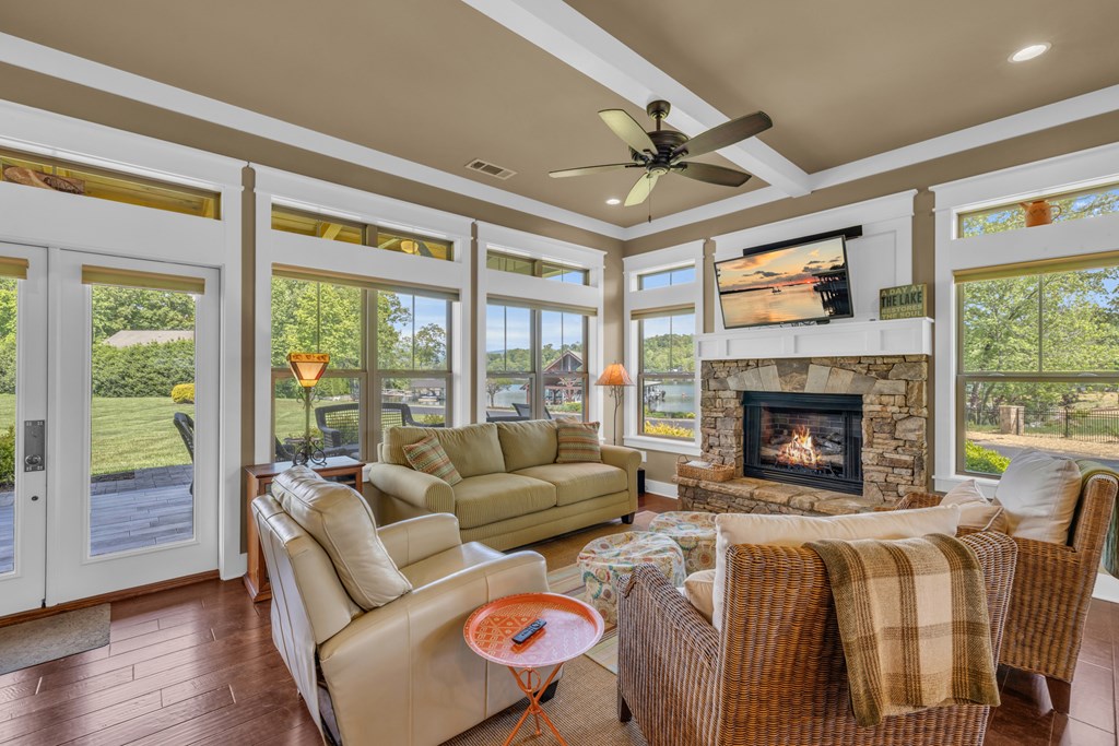 428732 Hayesville Residential