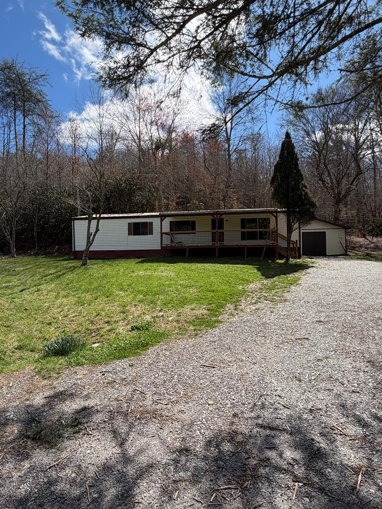 428737 Hayesville 