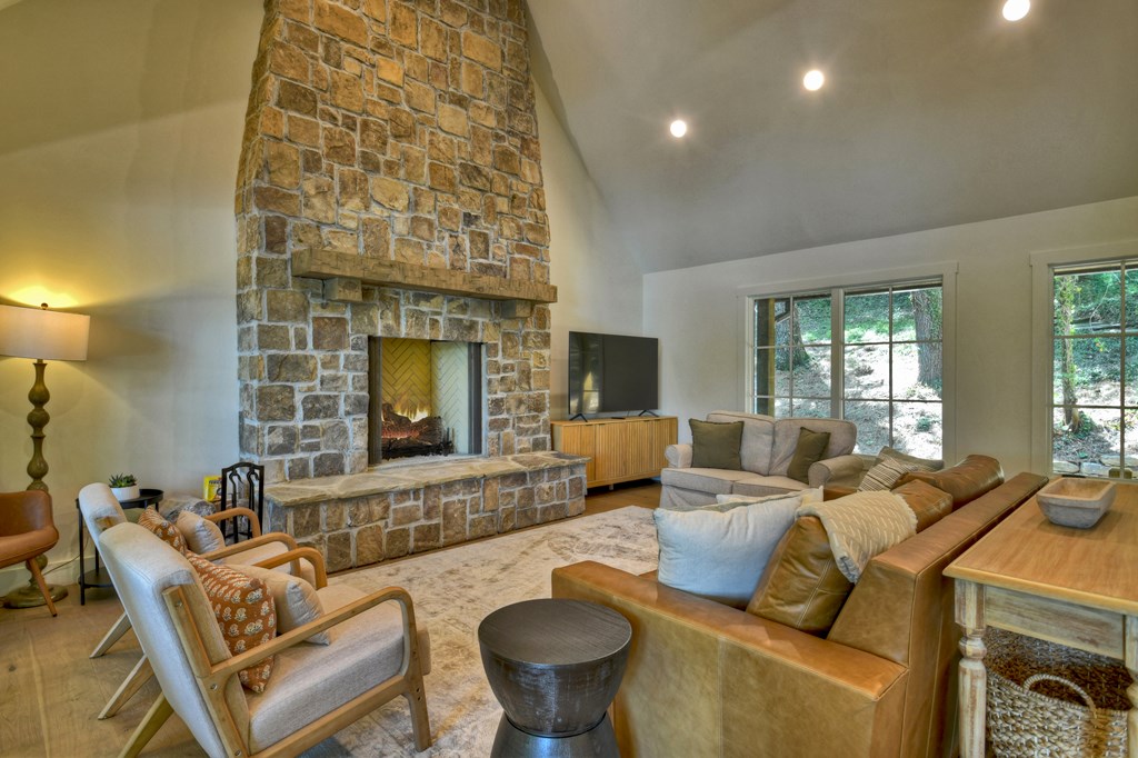 428739 Morganton Residential