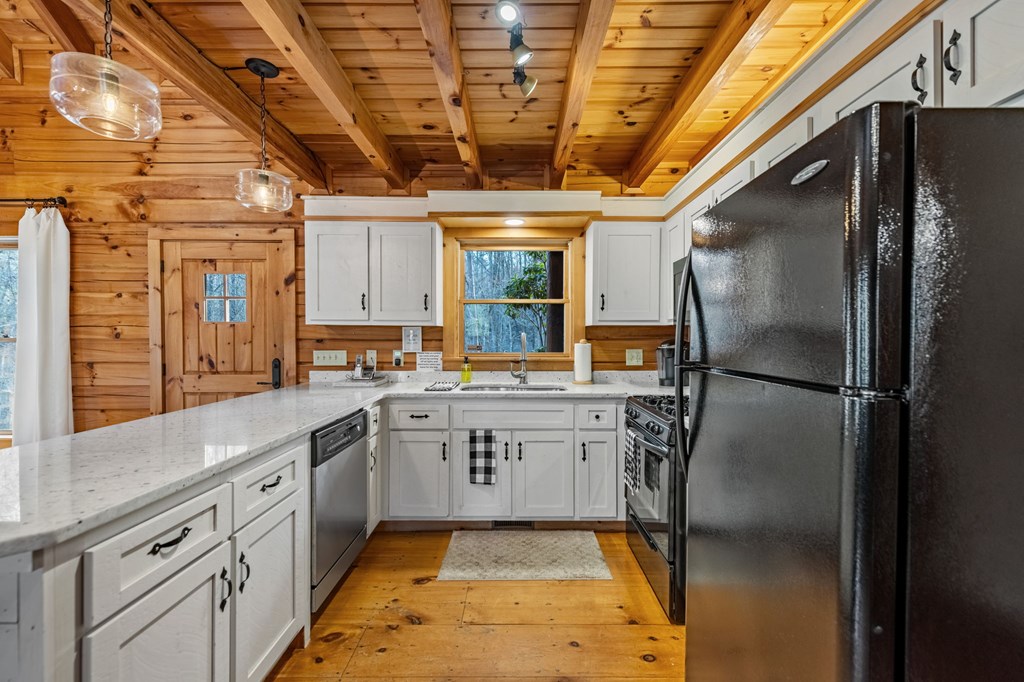 428743 Blue Ridge Residential