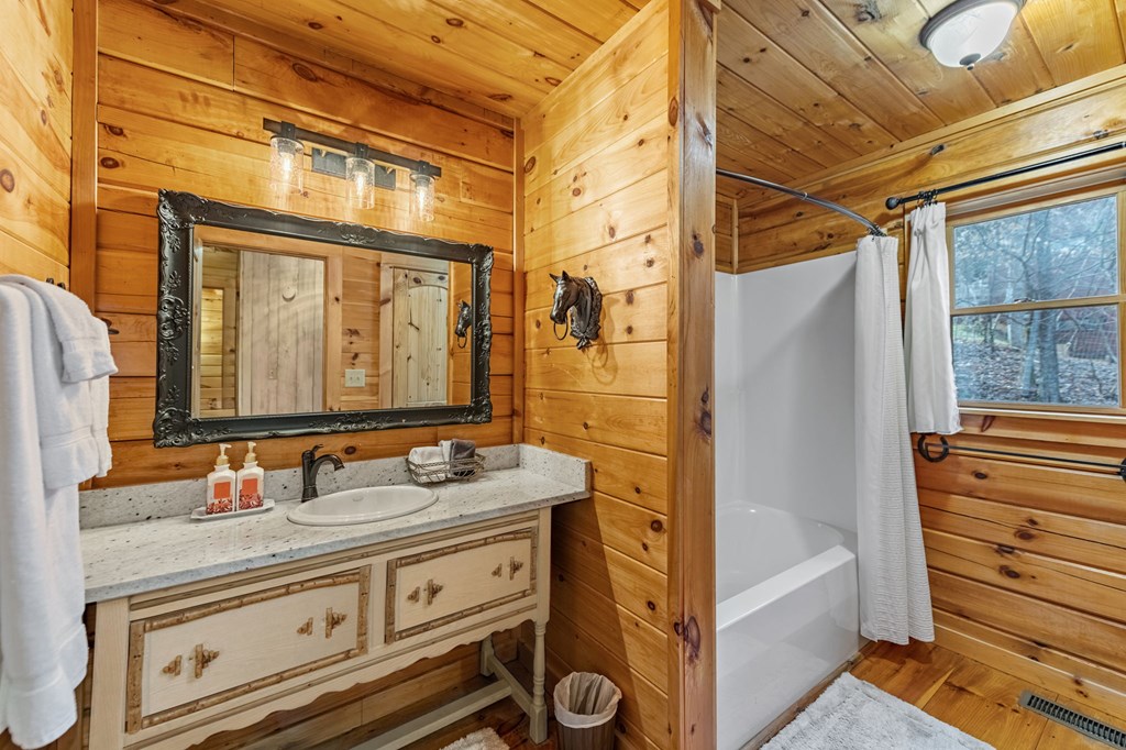 428743 Blue Ridge Residential