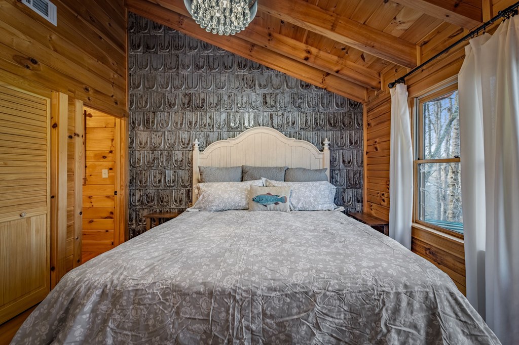 428743 Blue Ridge Residential