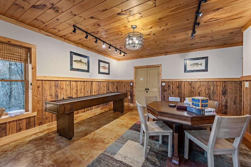 428743 Blue Ridge Residential