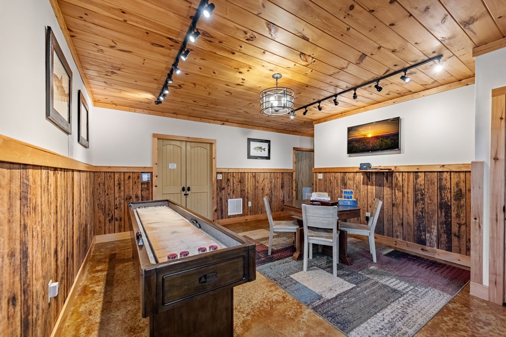 428743 Blue Ridge Residential