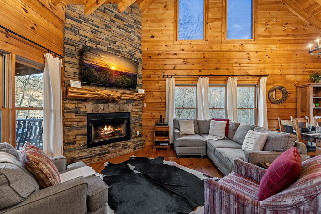 428743 Blue Ridge Residential