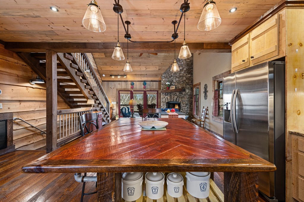 428745 Blue Ridge Residential