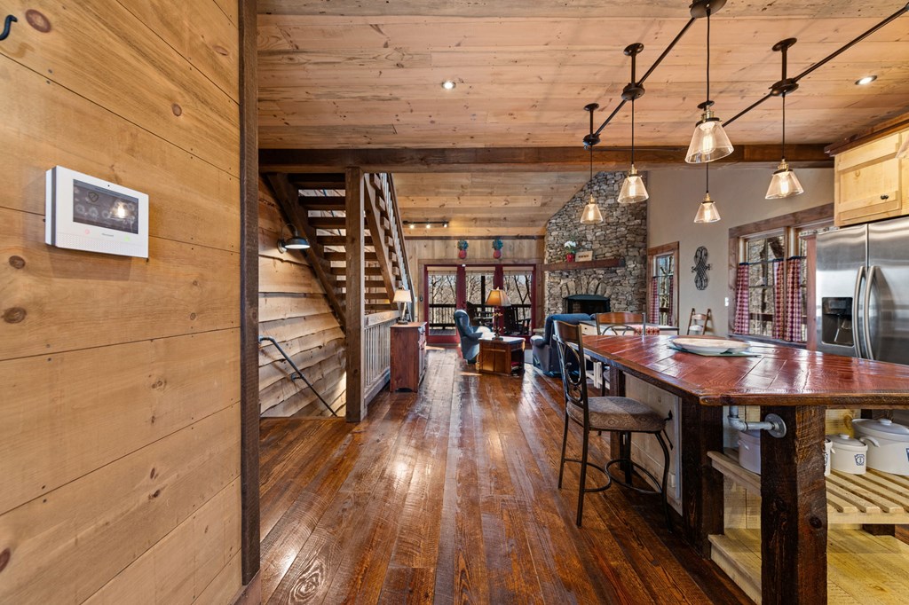 428745 Blue Ridge Residential