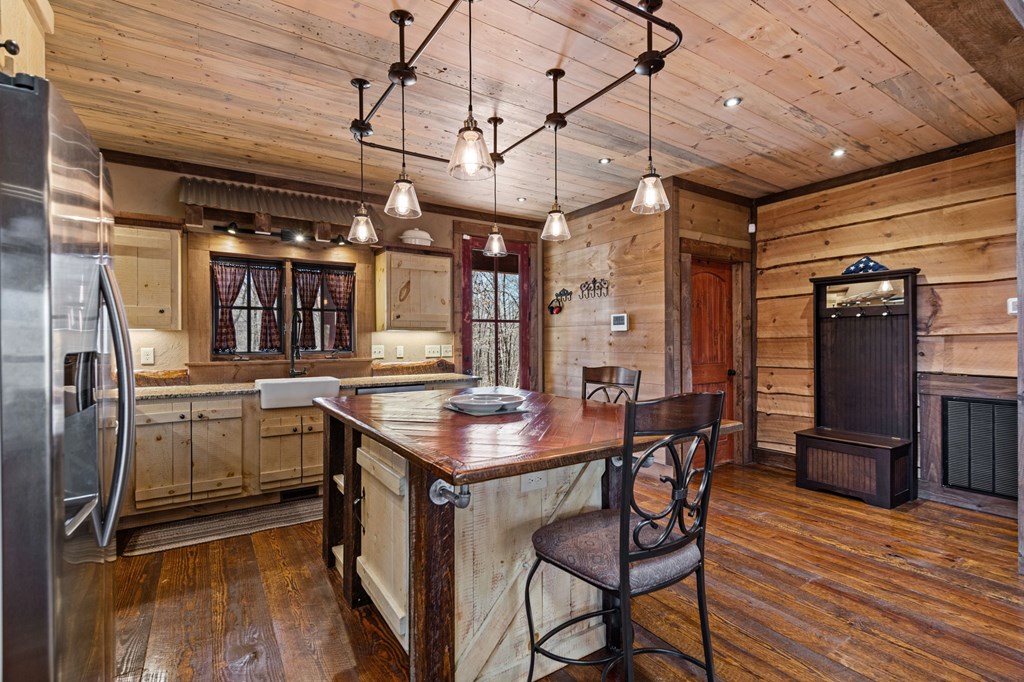 428745 Blue Ridge Residential