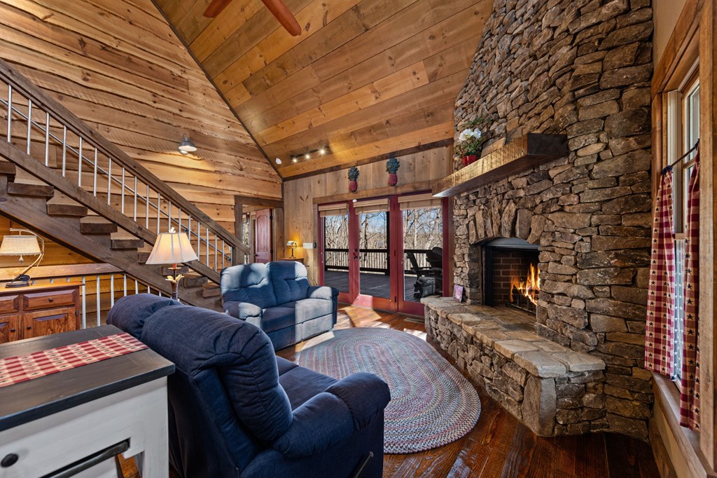 428745 Blue Ridge Residential