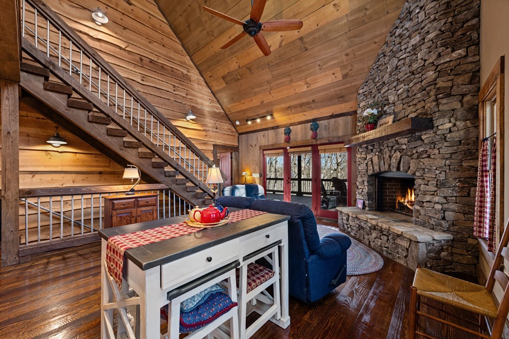 428745 Blue Ridge Residential