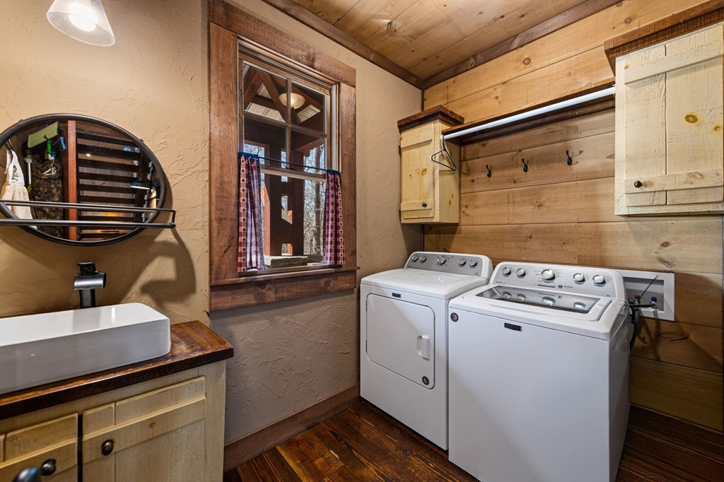 428745 Blue Ridge Residential