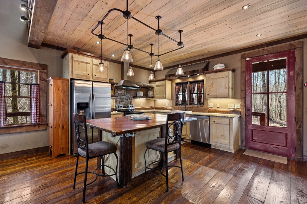 428745 Blue Ridge Residential