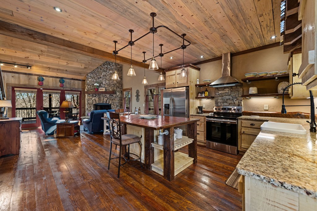 428745 Blue Ridge Residential