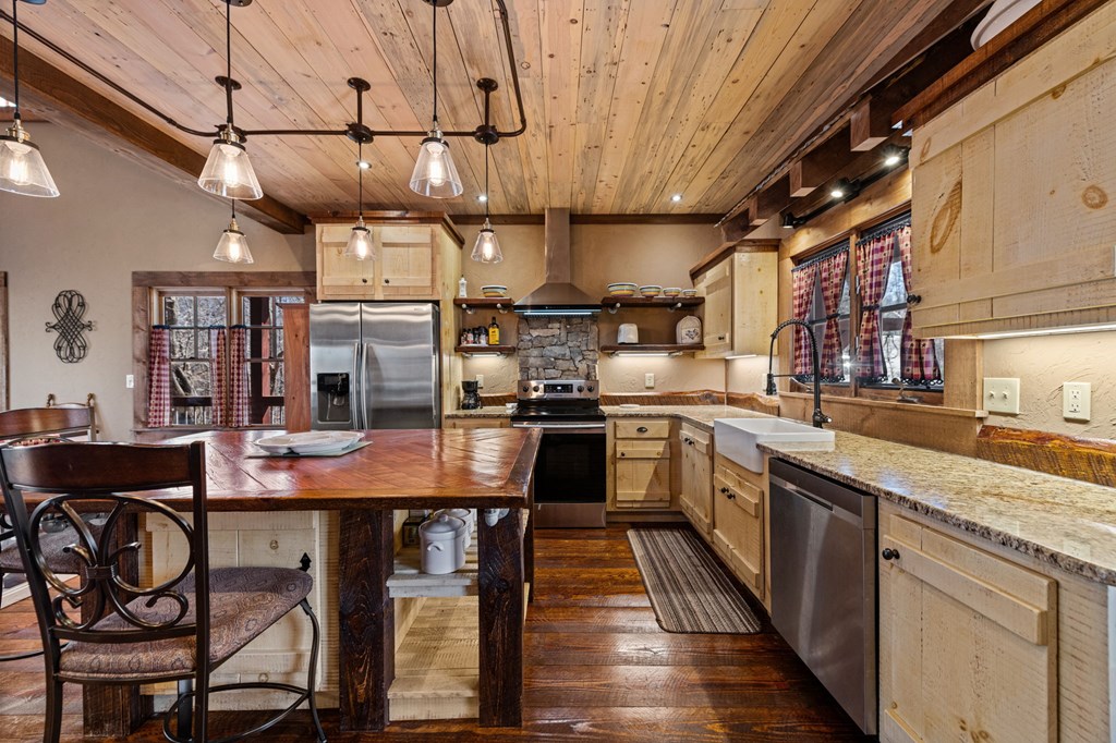 428745 Blue Ridge Residential