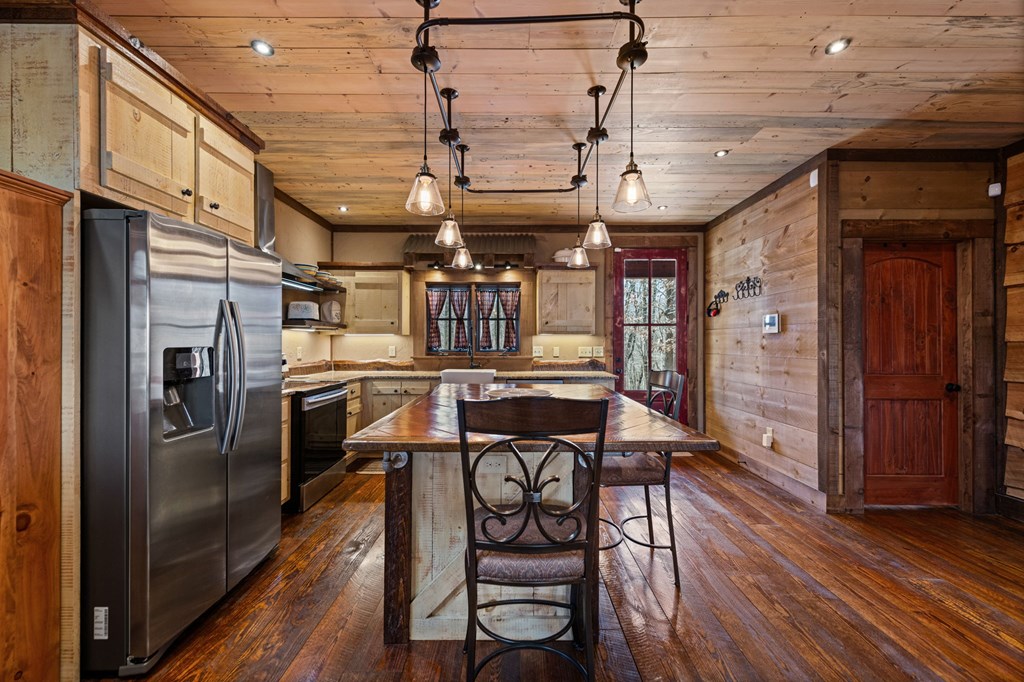 428745 Blue Ridge Residential