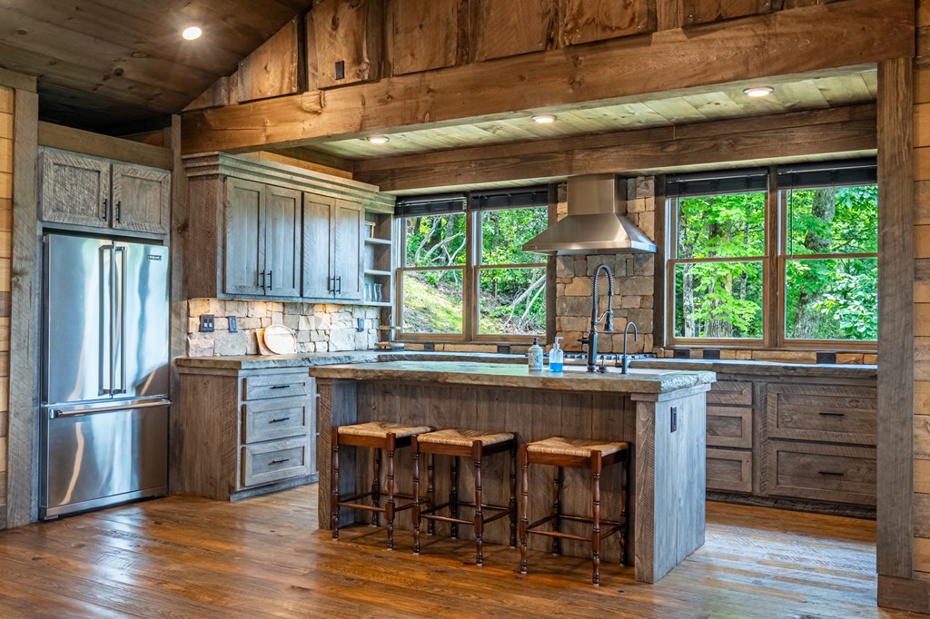 428756 Blue Ridge Residential