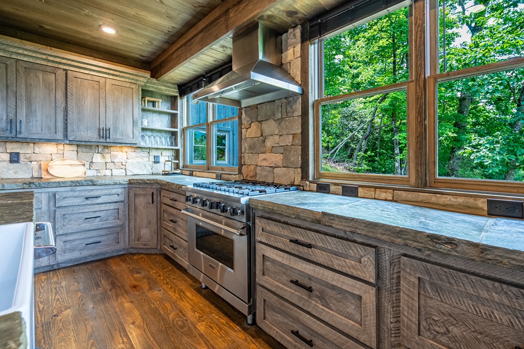 428756 Blue Ridge Residential