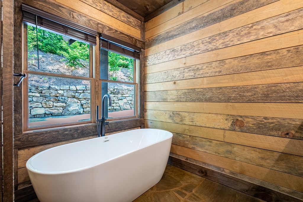 428756 Blue Ridge Residential