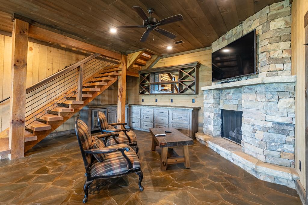 428756 Blue Ridge Residential