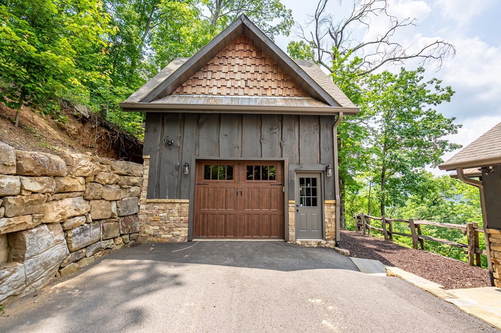 428756 Blue Ridge Residential