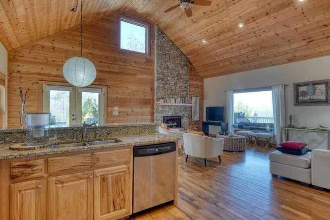 428758 Young Harris Residential