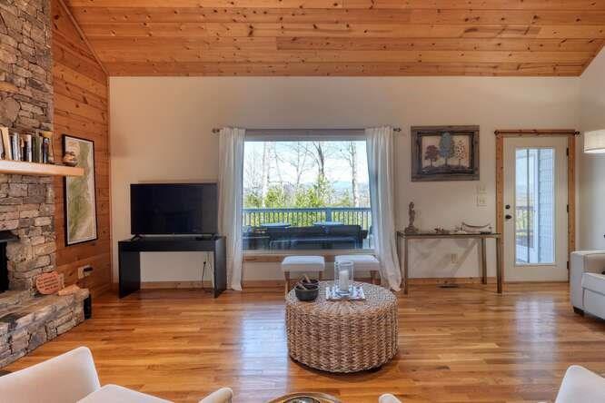 428758 Young Harris Residential