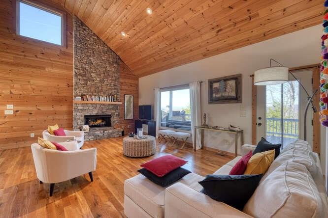 428758 Young Harris Residential