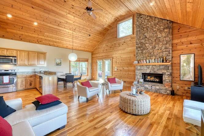 428758 Young Harris Residential