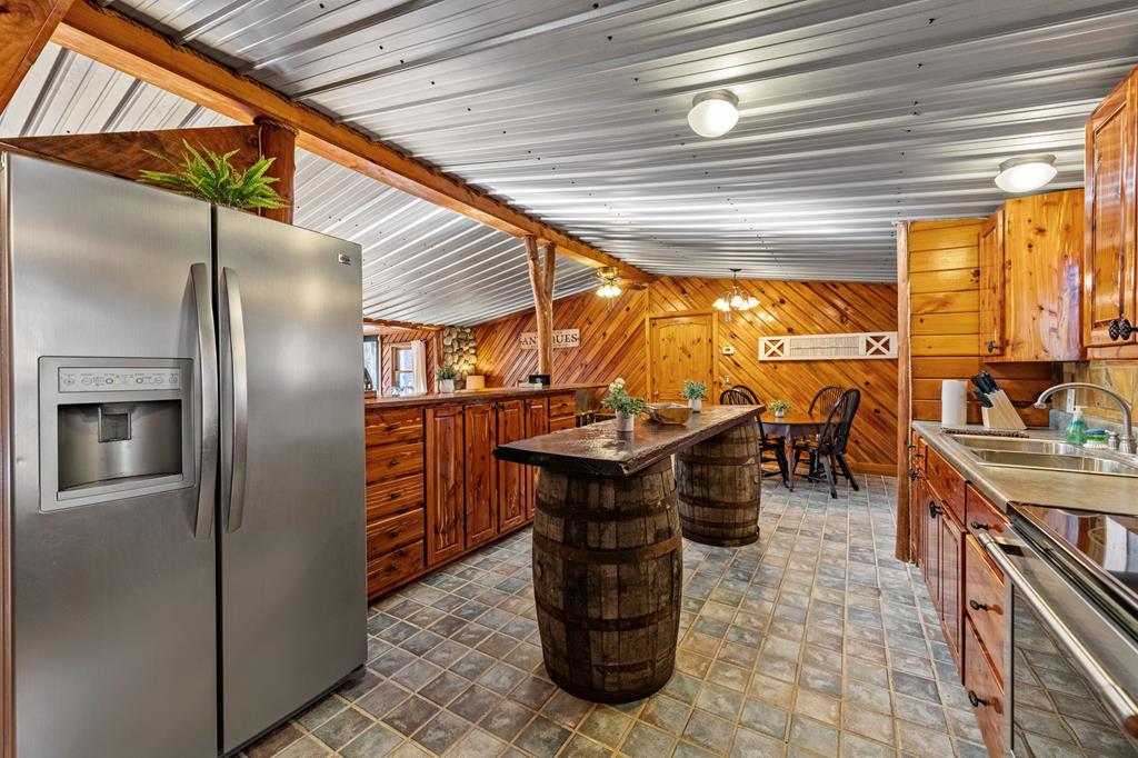 428762 Mineral Bluff Residential