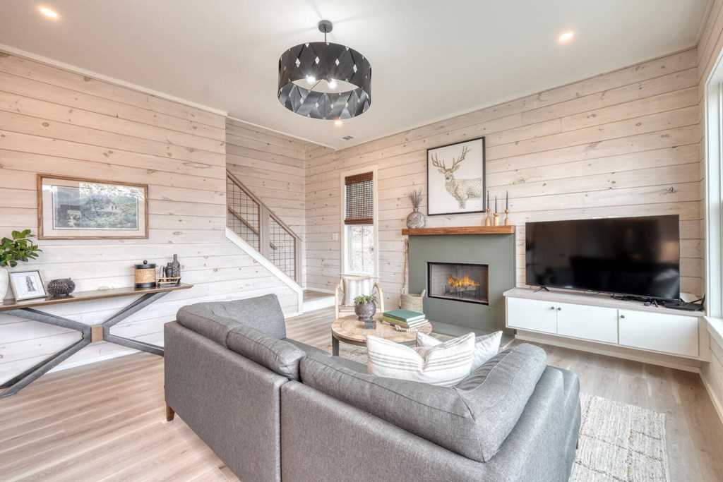 428764 Clayton Residential