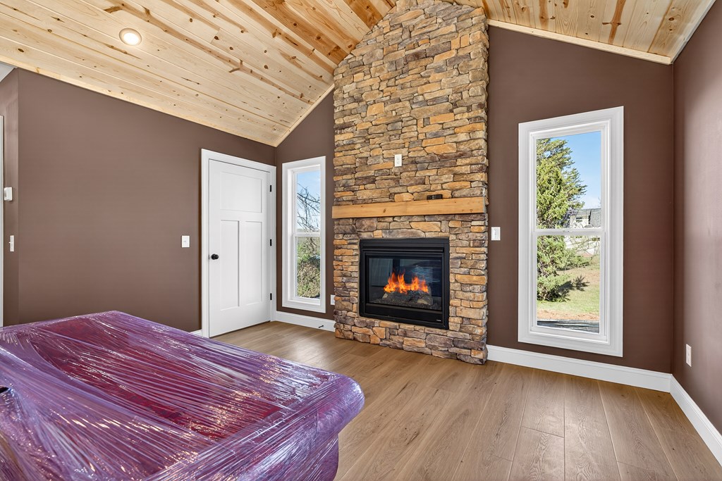 428792 Blue Ridge Residential