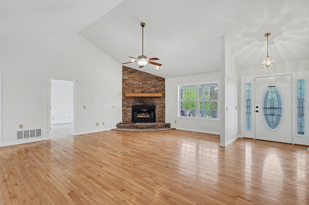 428798 Young Harris Residential