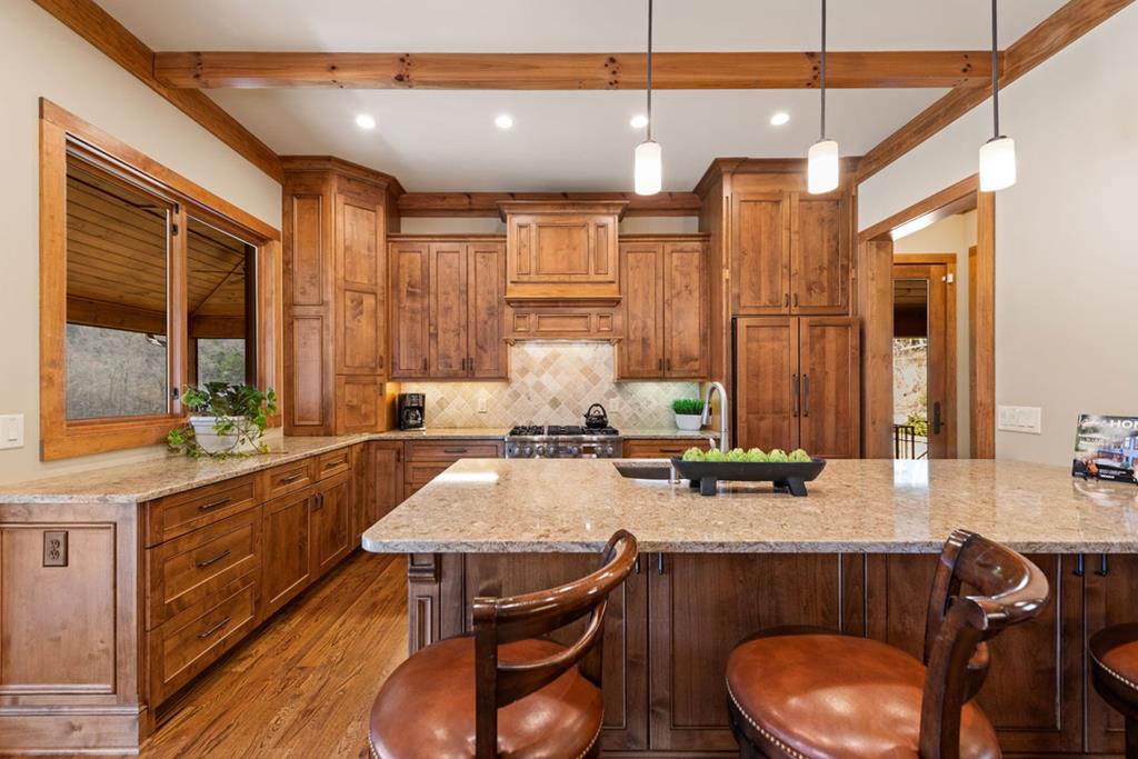 428815 Mineral Bluff Residential