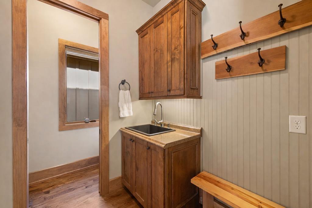 428815 Mineral Bluff Residential