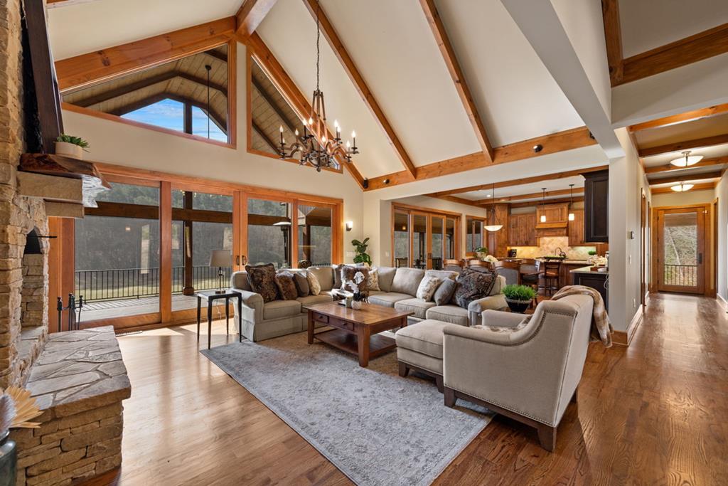 428815 Mineral Bluff Residential