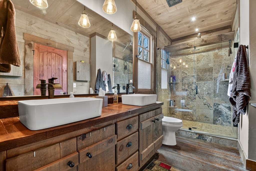 428825 Blue Ridge Residential