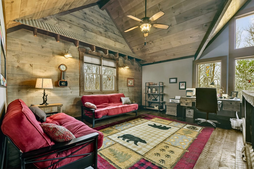 428825 Blue Ridge Residential