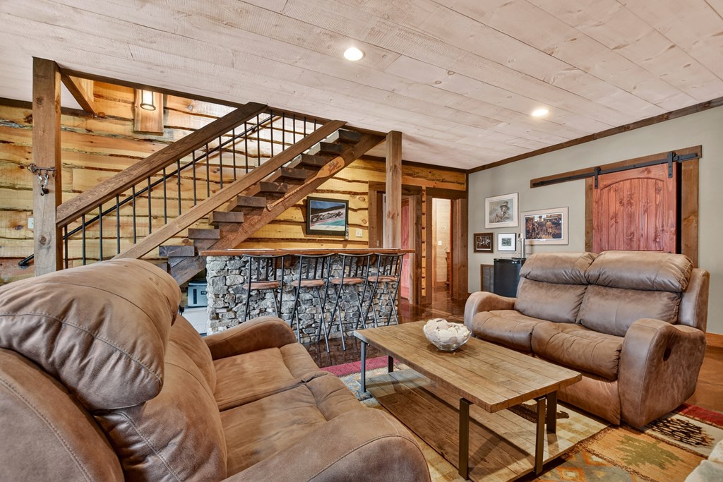 428825 Blue Ridge Residential