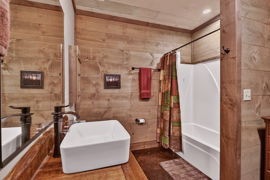 428825 Blue Ridge Residential