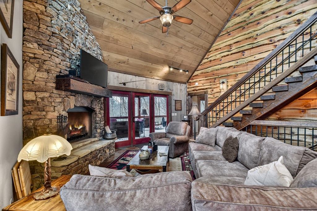 428825 Blue Ridge Residential