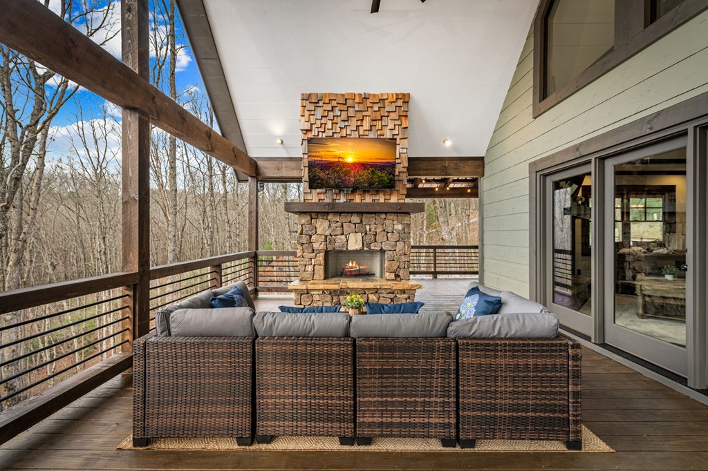 428858 Blue Ridge Residential