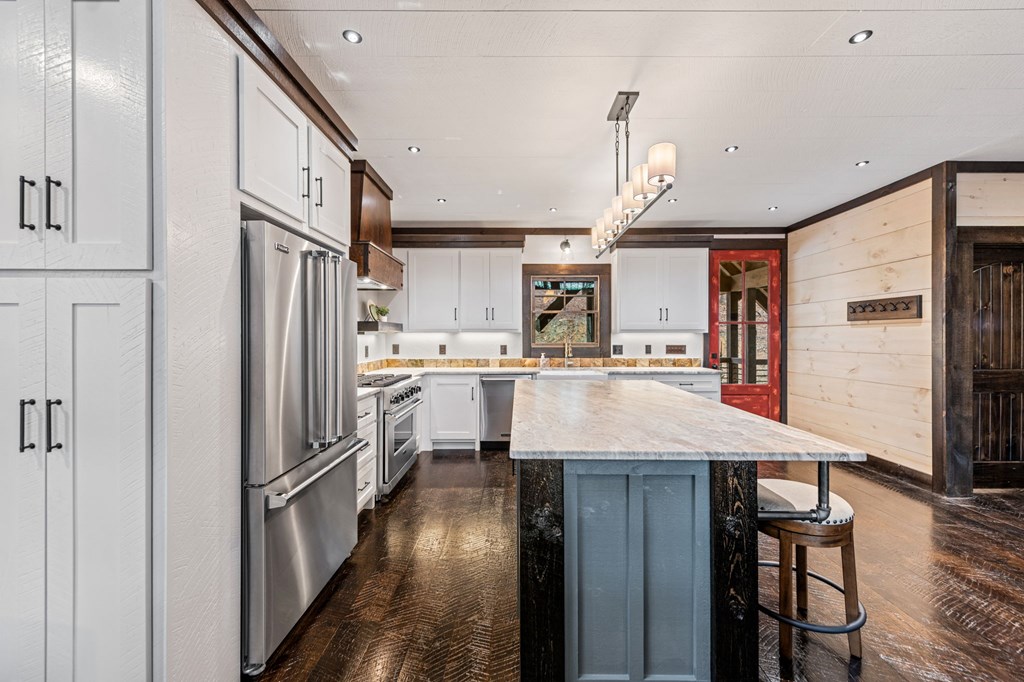 428858 Blue Ridge Residential