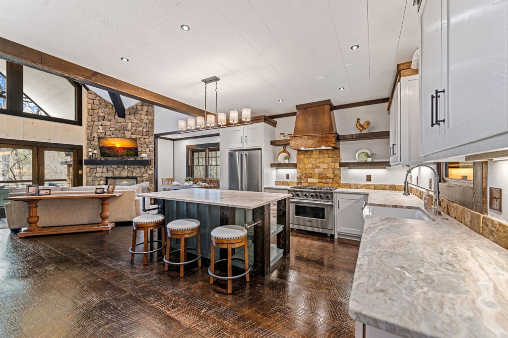 428858 Blue Ridge Residential