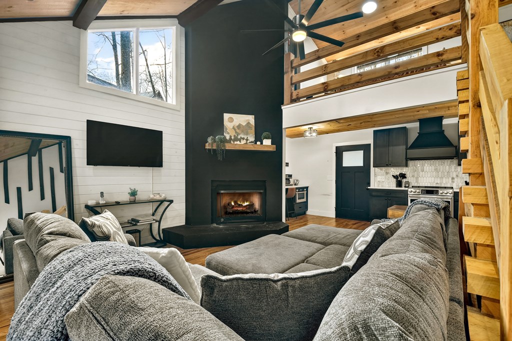 428863 Blue Ridge Residential