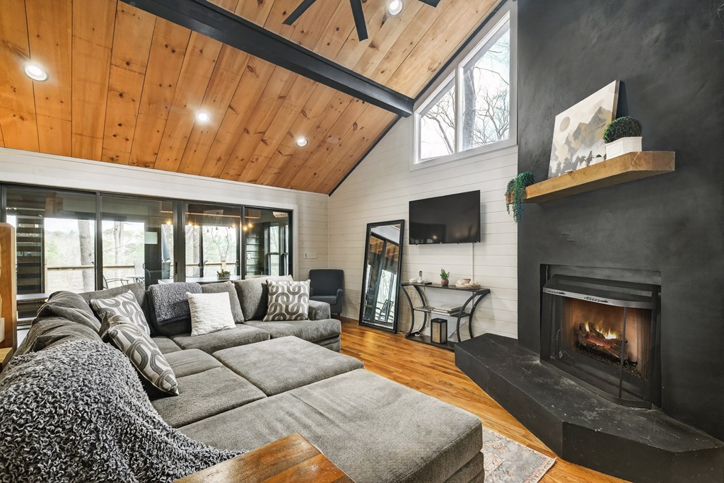 428863 Blue Ridge Residential