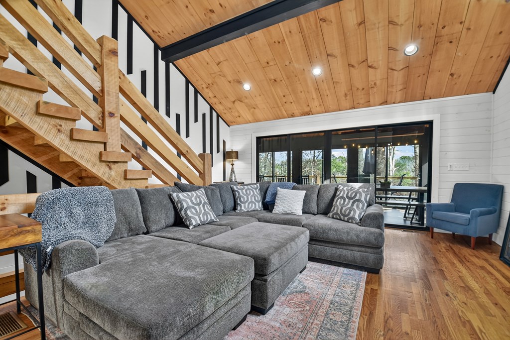 428863 Blue Ridge Residential