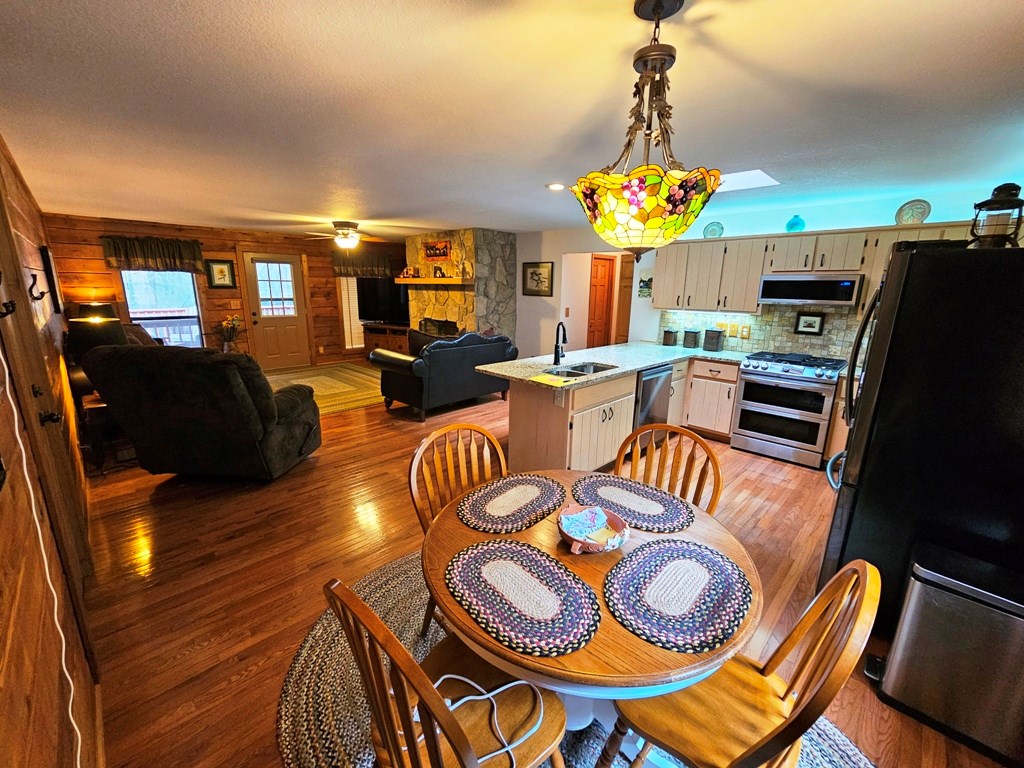 428876 Murphy Residential